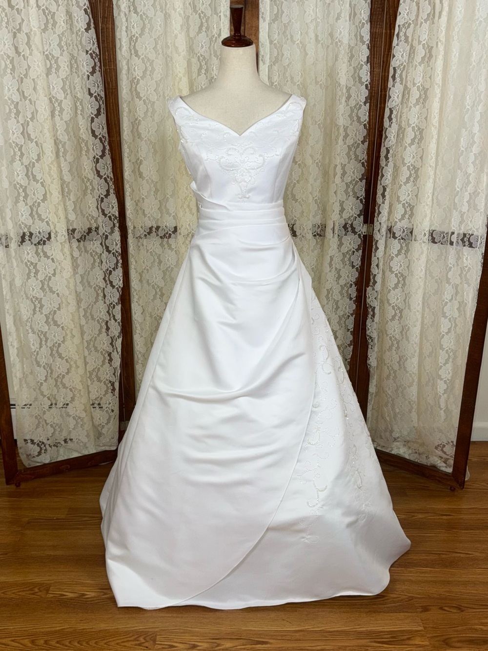 Gorgeous Vintage Y2K Michaelangelo Sweetheart Satin Wedding Gown